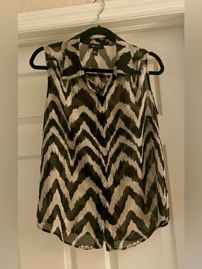 AB Studio Sleeveless Button Up Blouse Top Excellent Condition